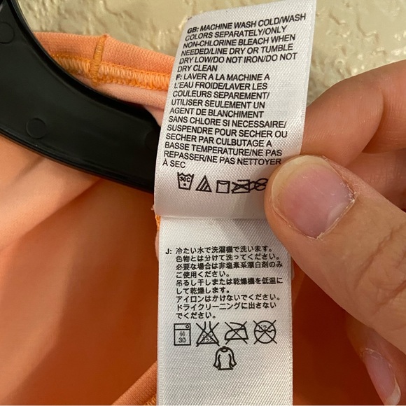 The North Face VaporWick Melon Orange V Neck Tee Size Small - Picture 6 of 8